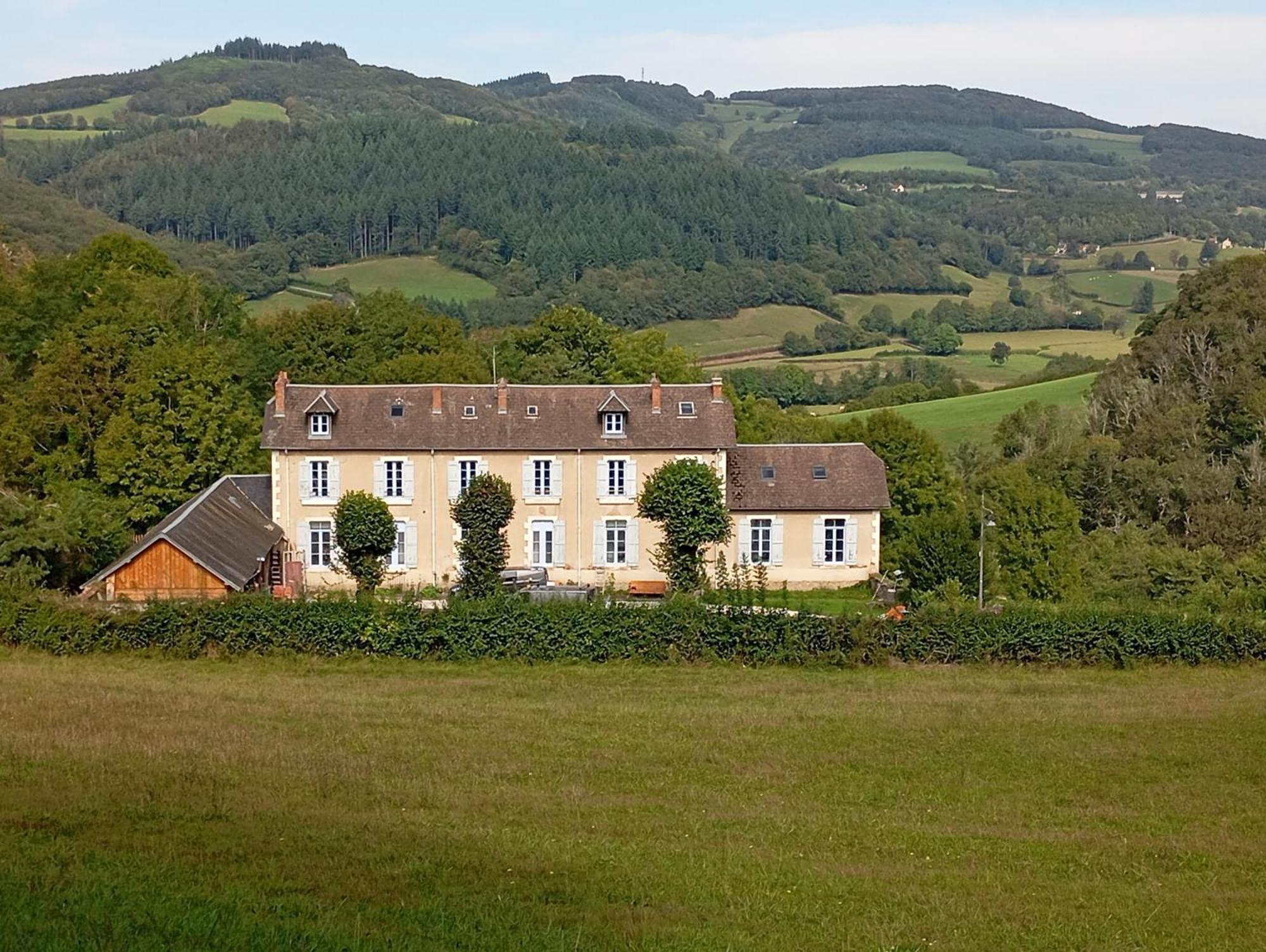 L' Ancienne Ecole Du Morvan Apartment *